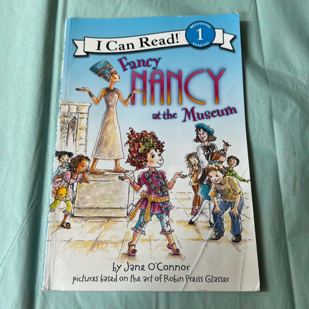 ⛱️2/$5⛱️I can Read, Fancy Nancy Book, clean minimal wear